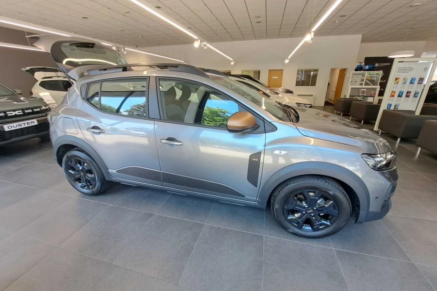 Vehicle Image - 1