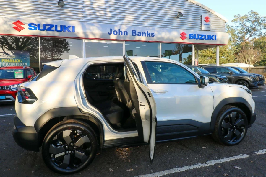 Vehicle Image - 3