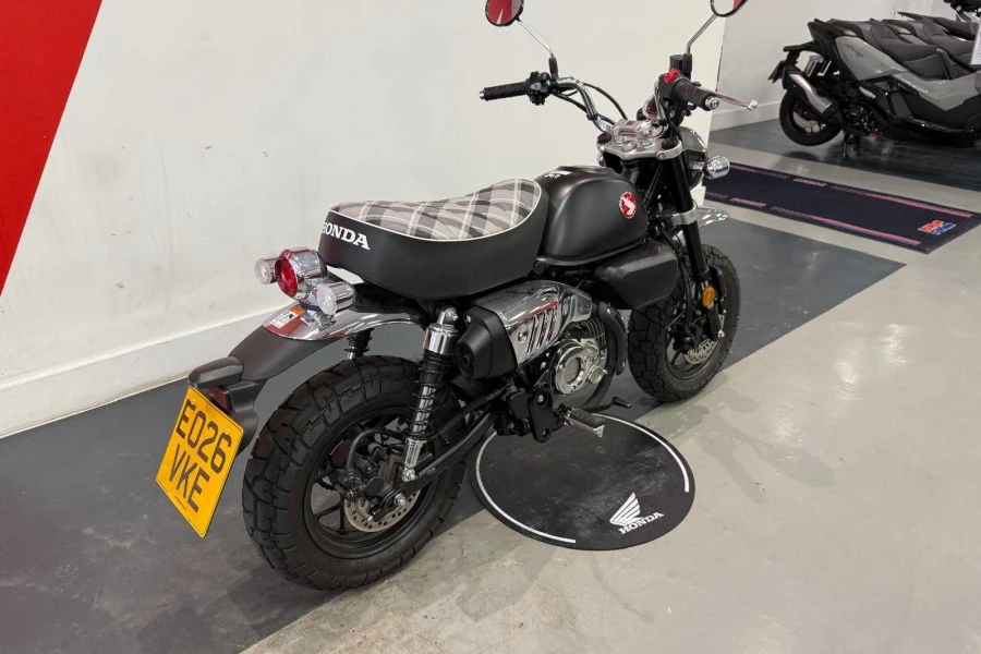 Vehicle Image - 2