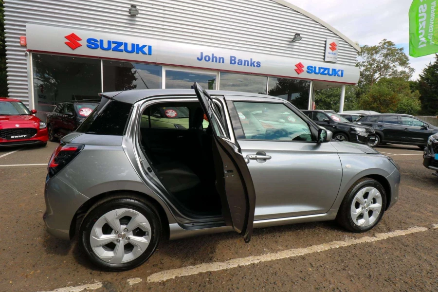 Vehicle Image - 3
