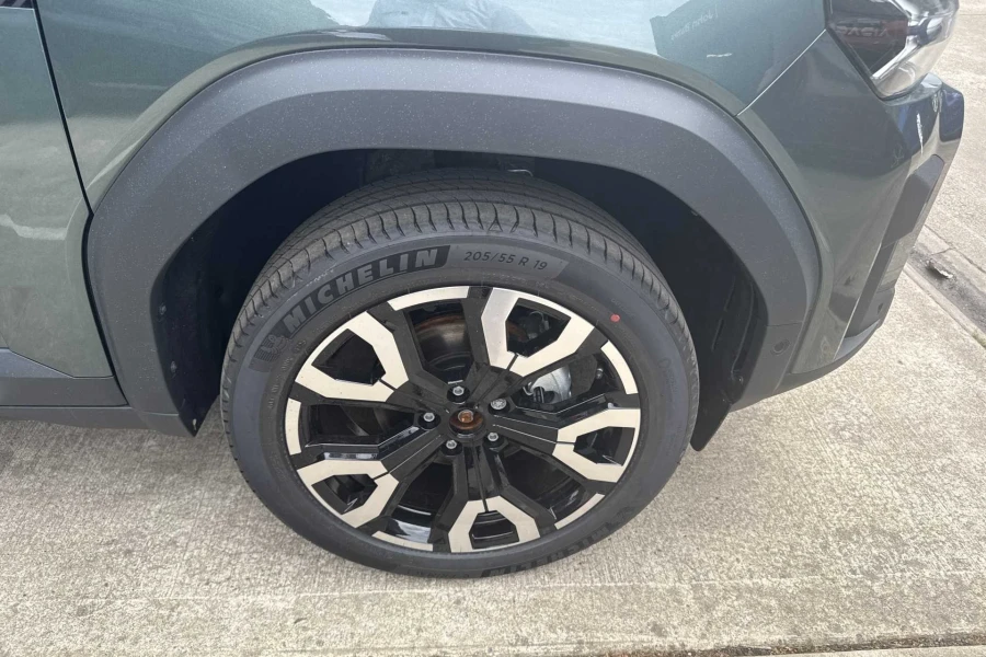Vehicle Image - 2