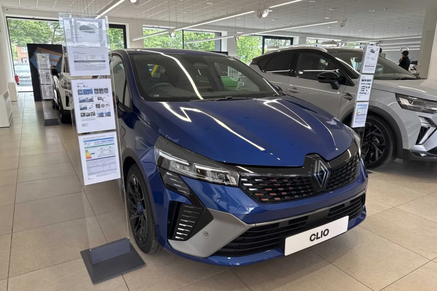 Vehicle Image - 0