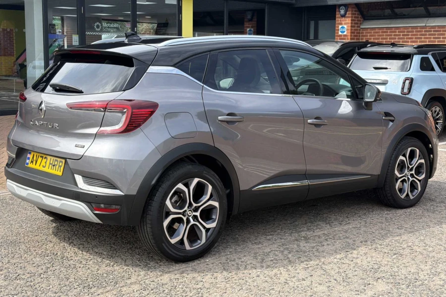 Vehicle Image - 3