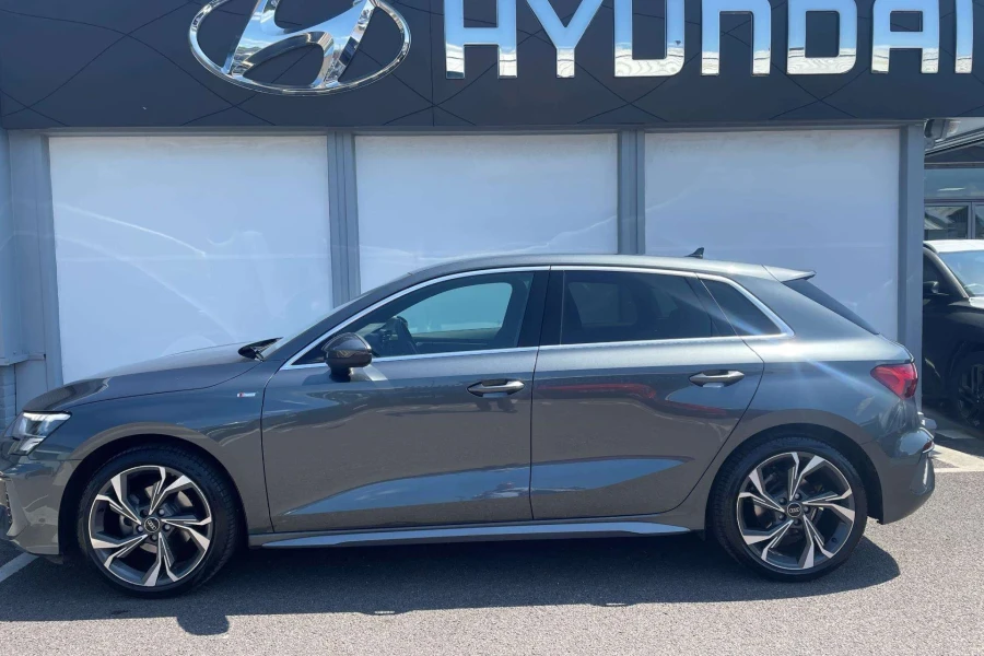 Vehicle Image - 2