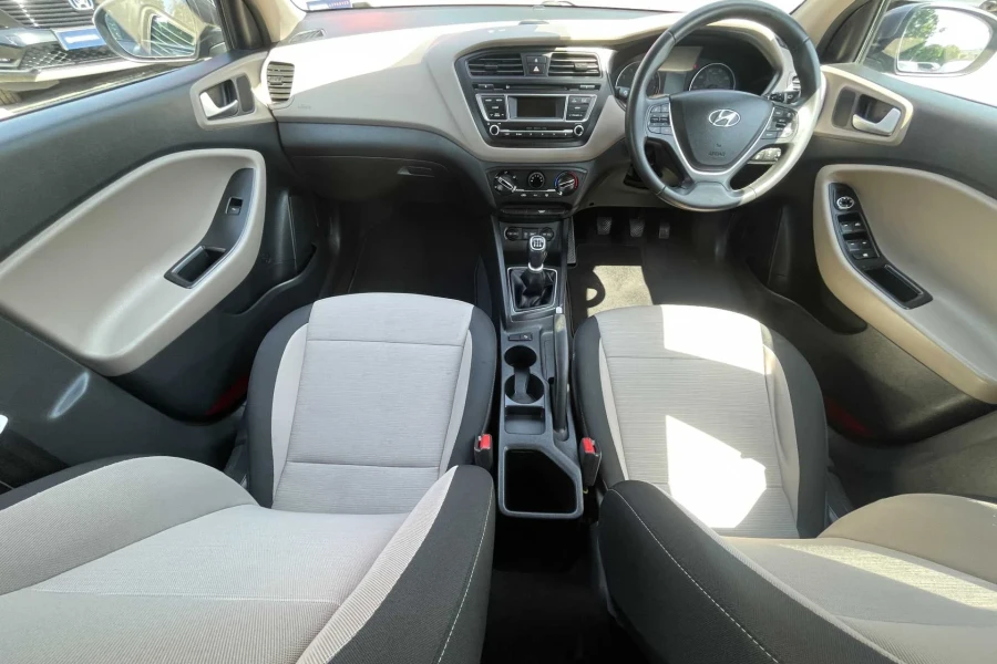 Vehicle Image - 3