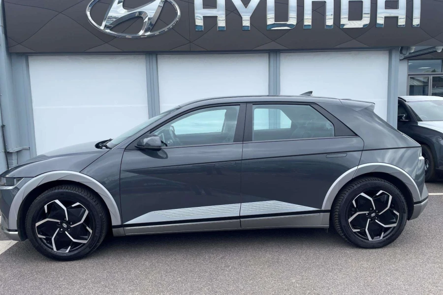 Vehicle Image - 2