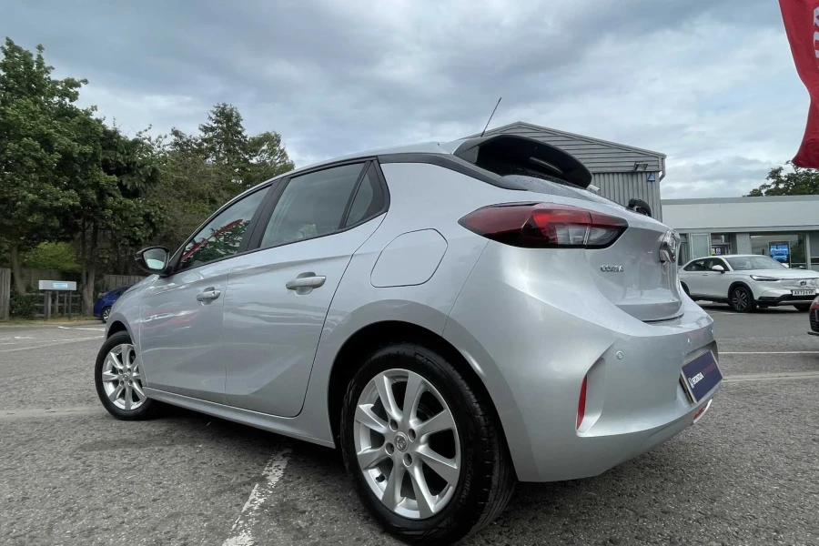 Vehicle Image - 2