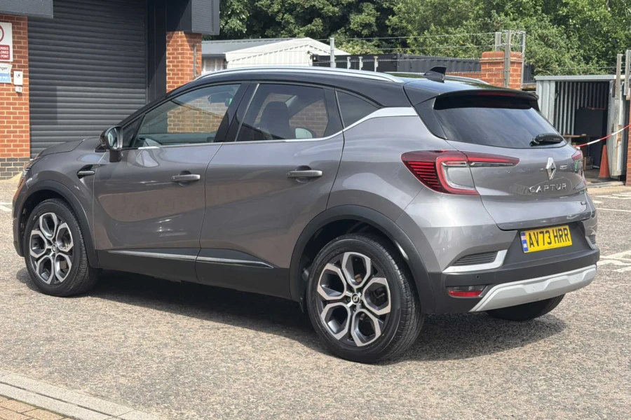 Vehicle Image - 2