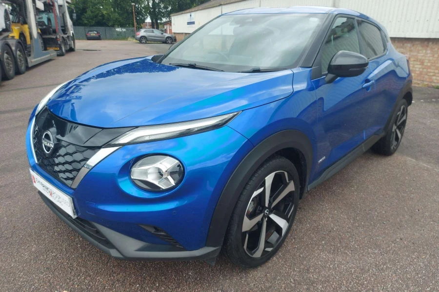 Vehicle Image - 2