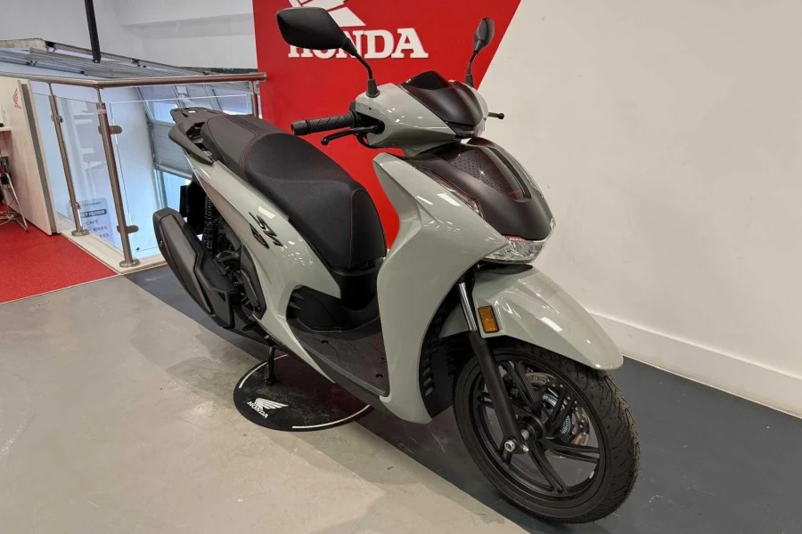 Vehicle Image - 1