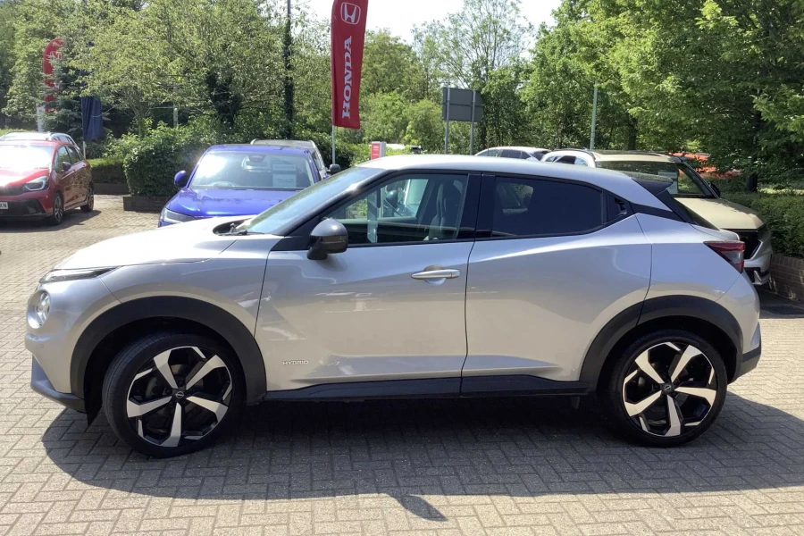 Vehicle Image - 3