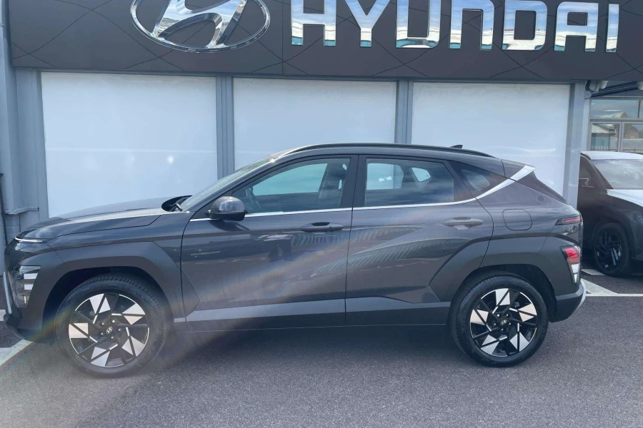 Vehicle Image - 2