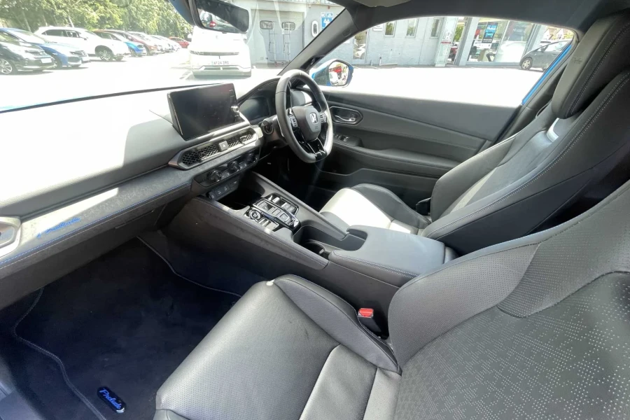 Vehicle Image - 1