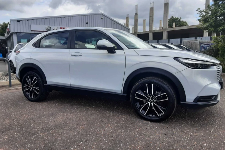 Vehicle Image - 2
