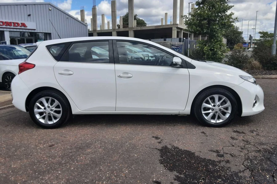 Vehicle Image - 2
