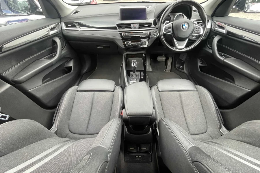 Vehicle Image - 3