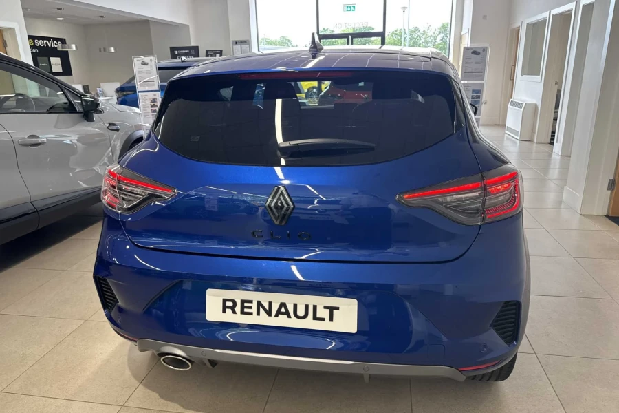 Vehicle Image - 3