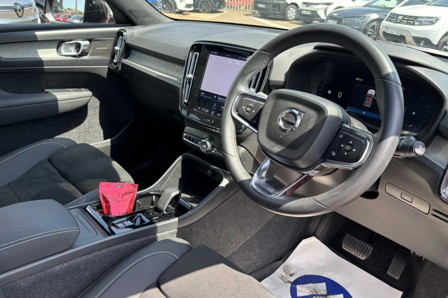 Vehicle Image - 3
