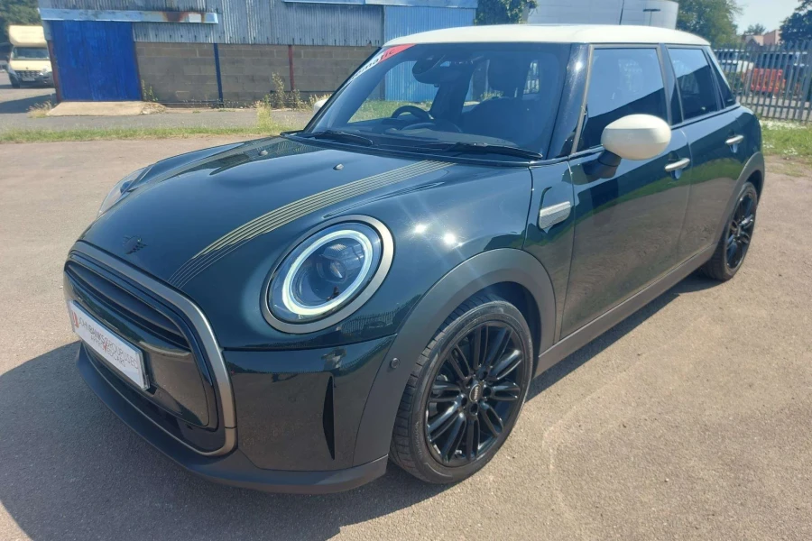 Vehicle Image - 2