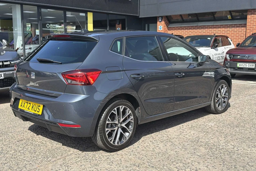 Vehicle Image - 3