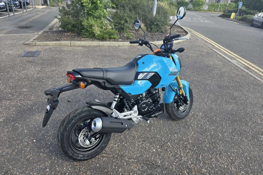 Vehicle Image - 2