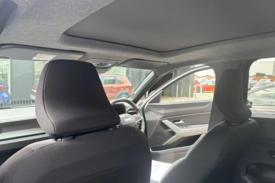 Vehicle Image - 3