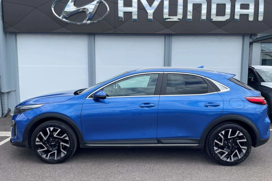 Vehicle Image - 2