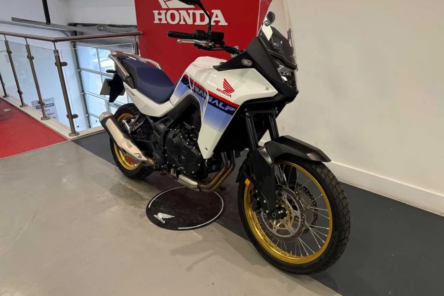 Vehicle Image - 1