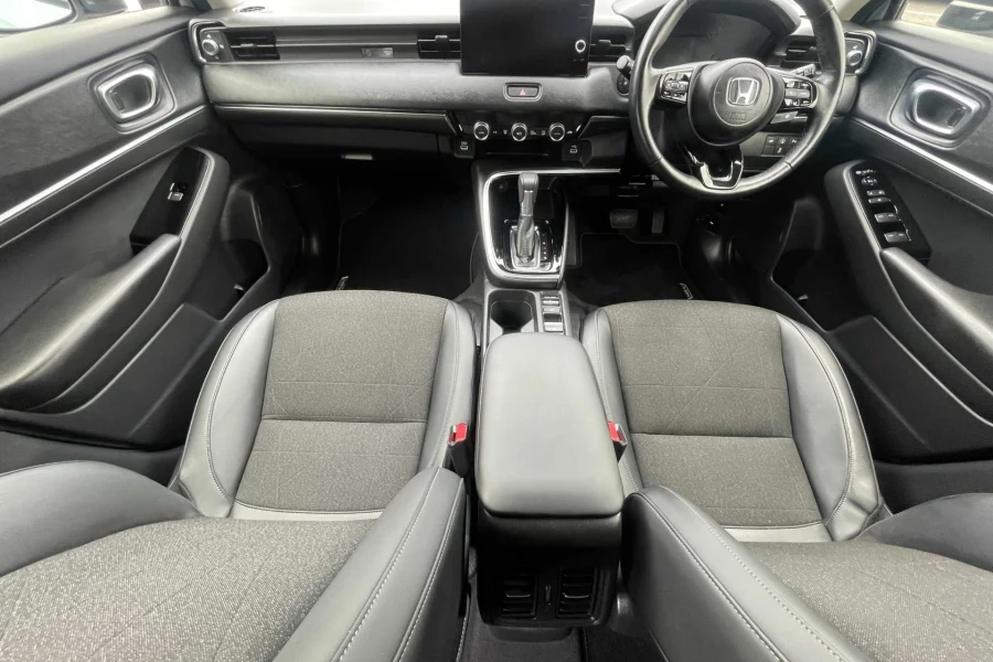 Vehicle Image - 3