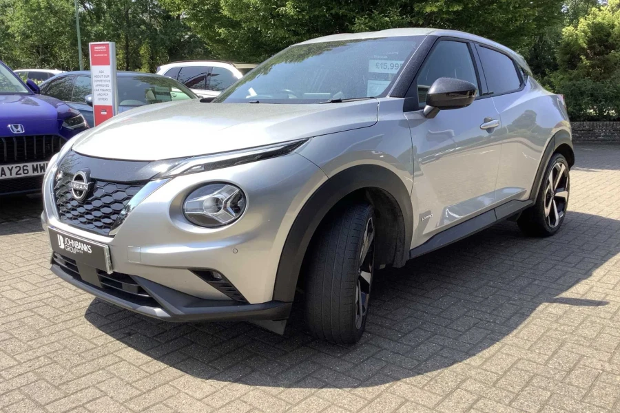 Vehicle Image - 2