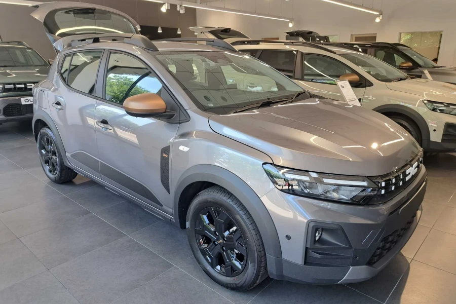 Vehicle Image - 0