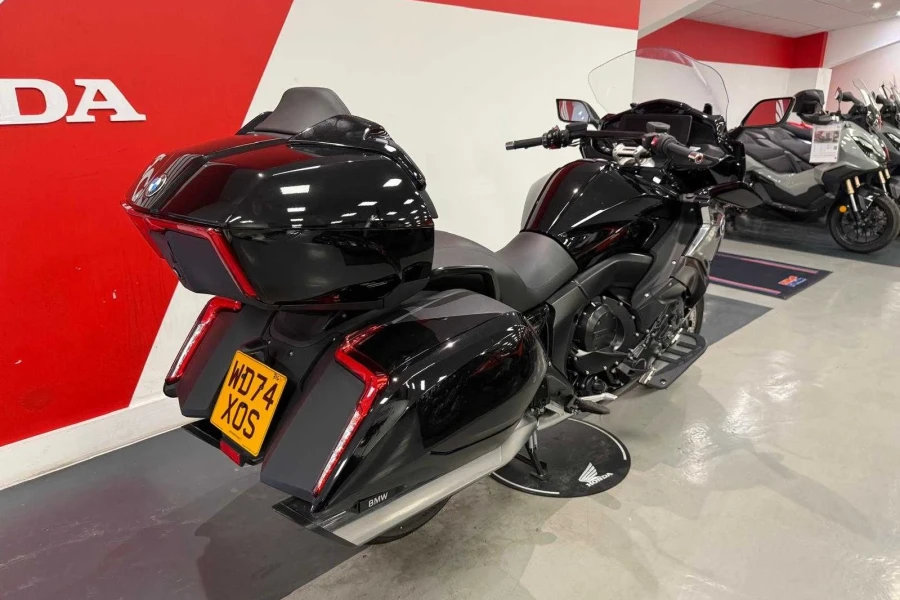Vehicle Image - 2