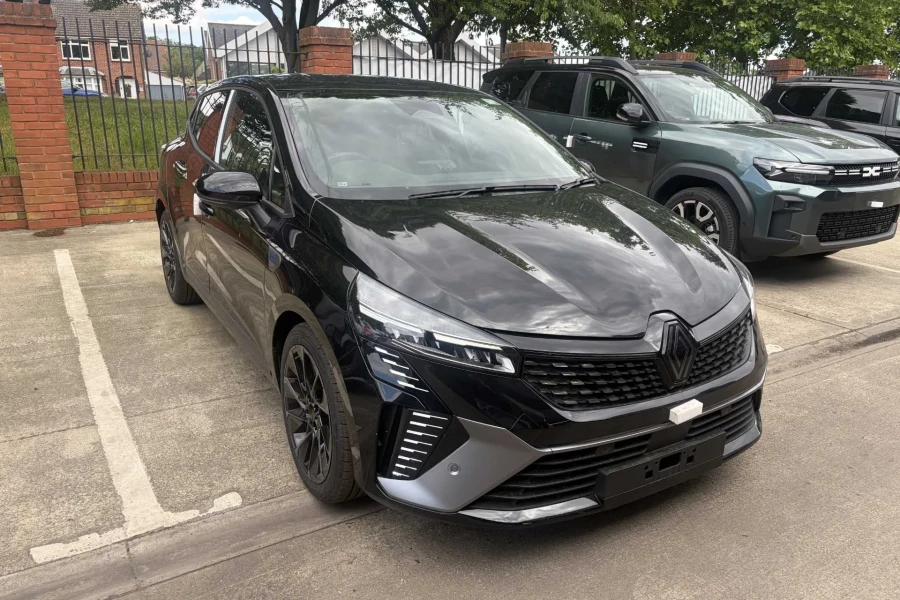 Vehicle Image - 0