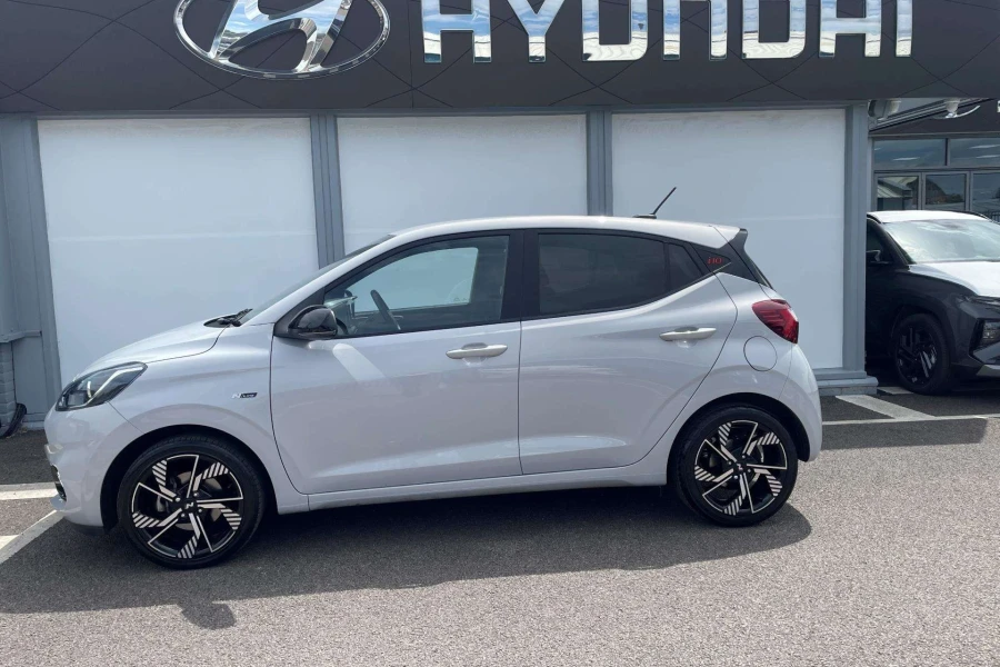 Vehicle Image - 2