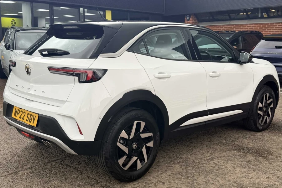 Vehicle Image - 3