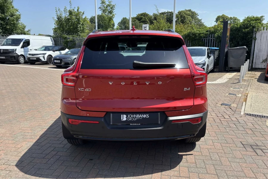 Vehicle Image - 2