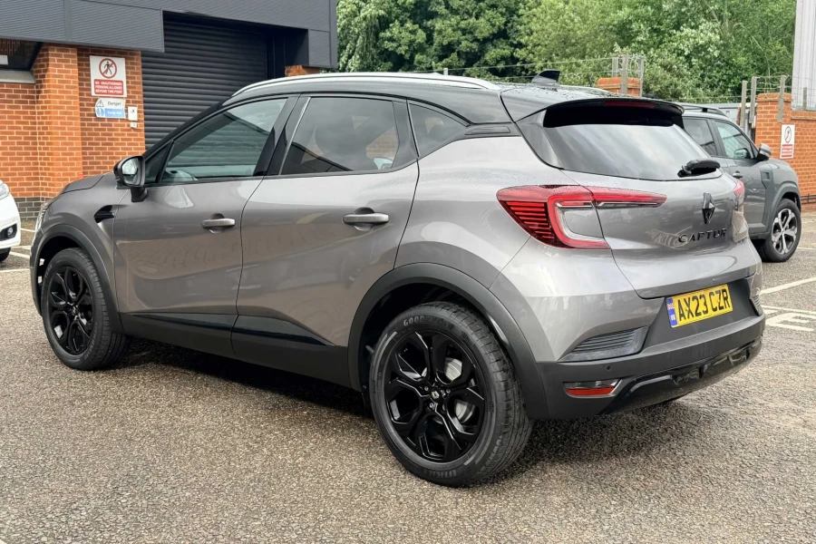 Vehicle Image - 2