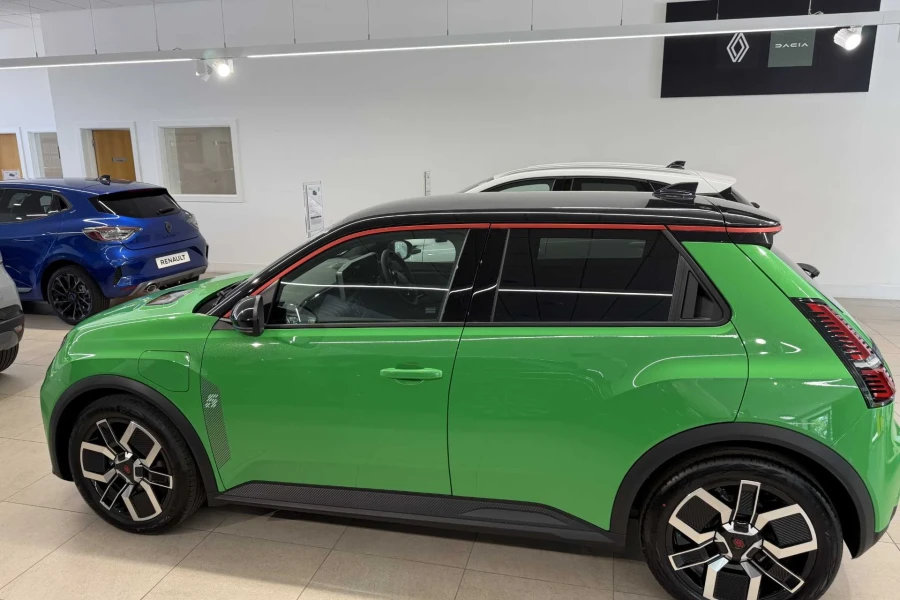Vehicle Image - 2