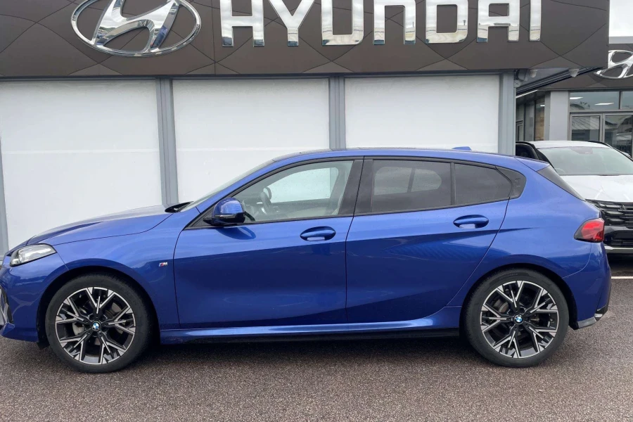 Vehicle Image - 2