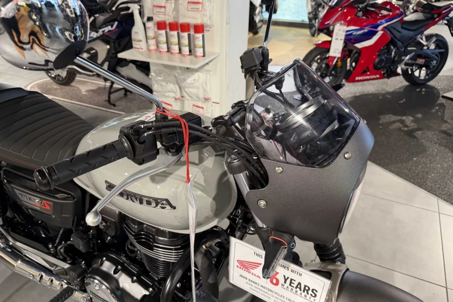 Vehicle Image - 2
