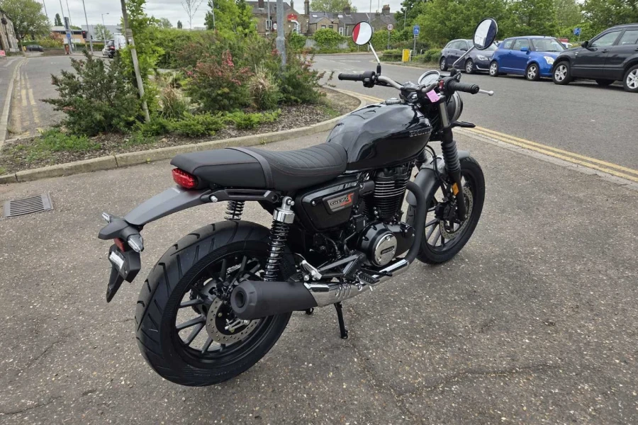 Vehicle Image - 2