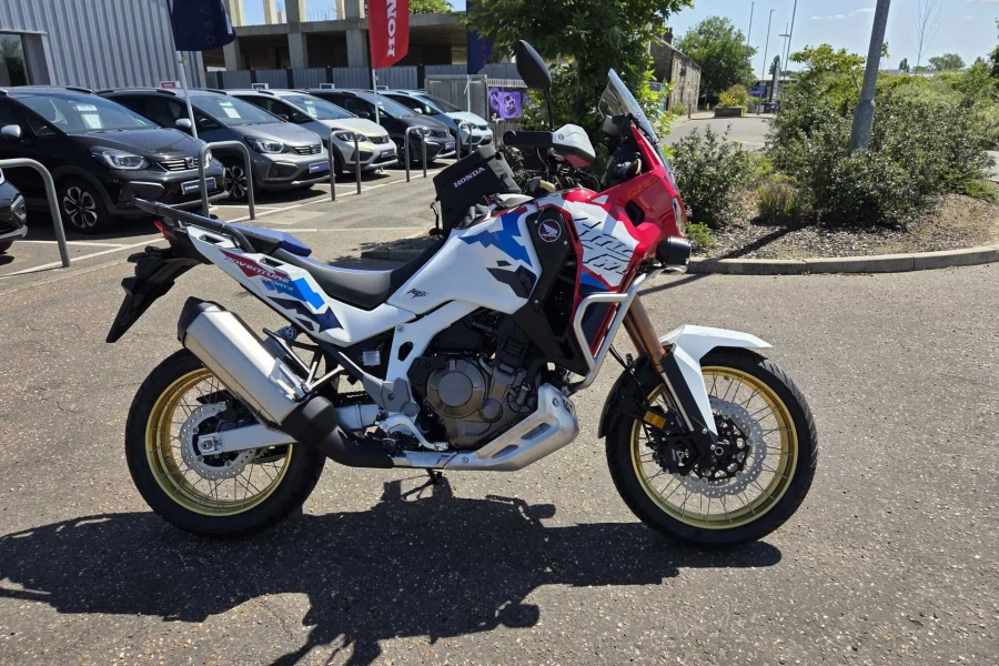 Vehicle Image - 2