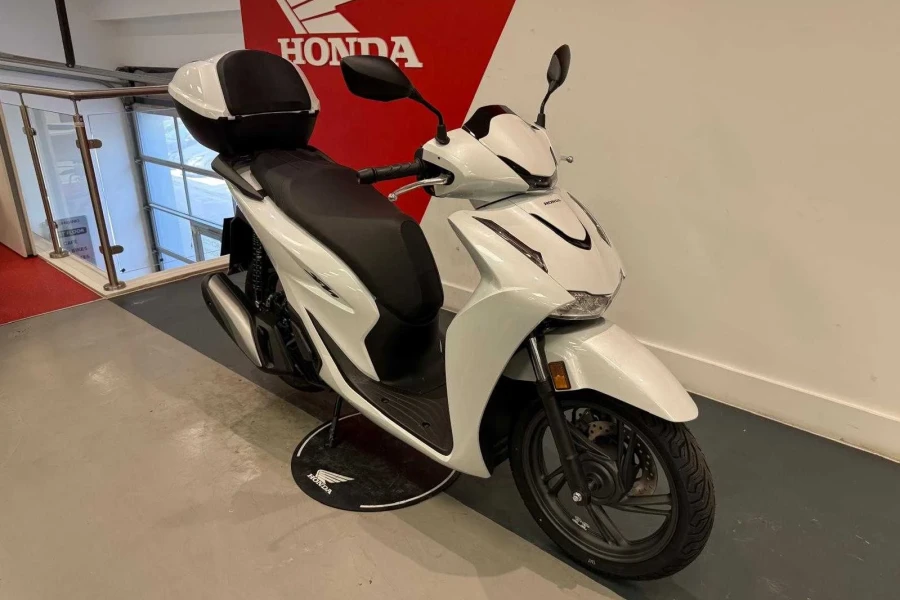 Vehicle Image - 1