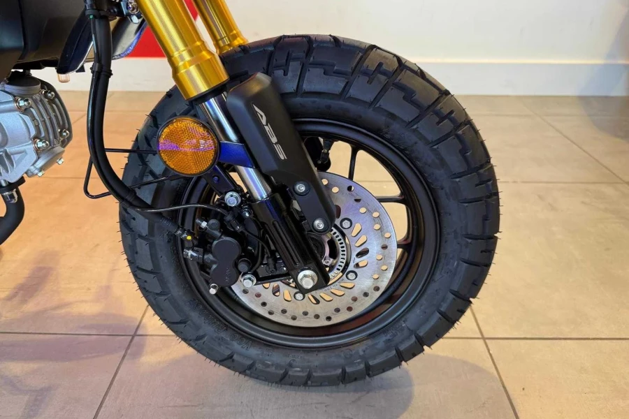 Vehicle Image - 3