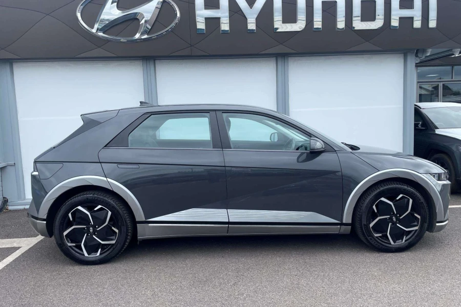 Vehicle Image - 1
