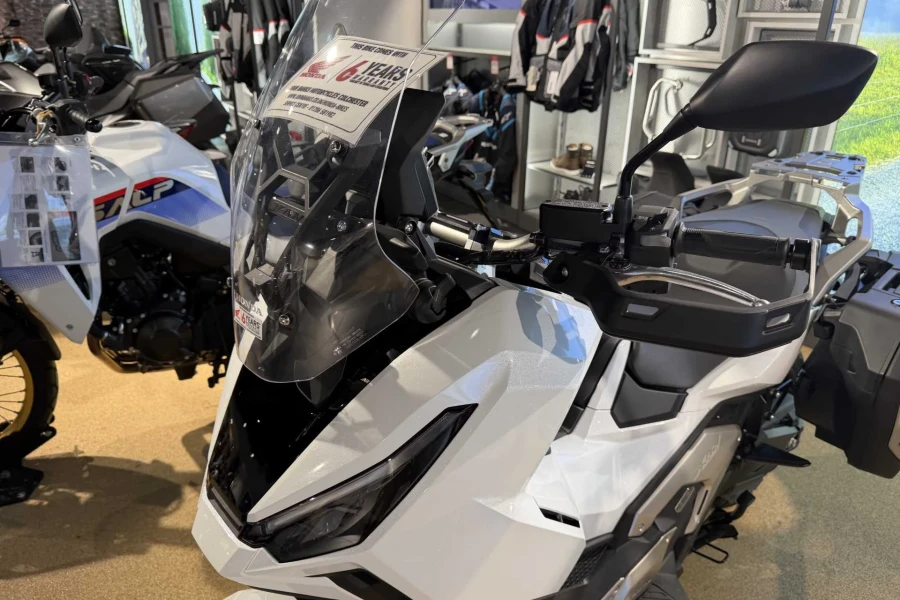 Vehicle Image - 1