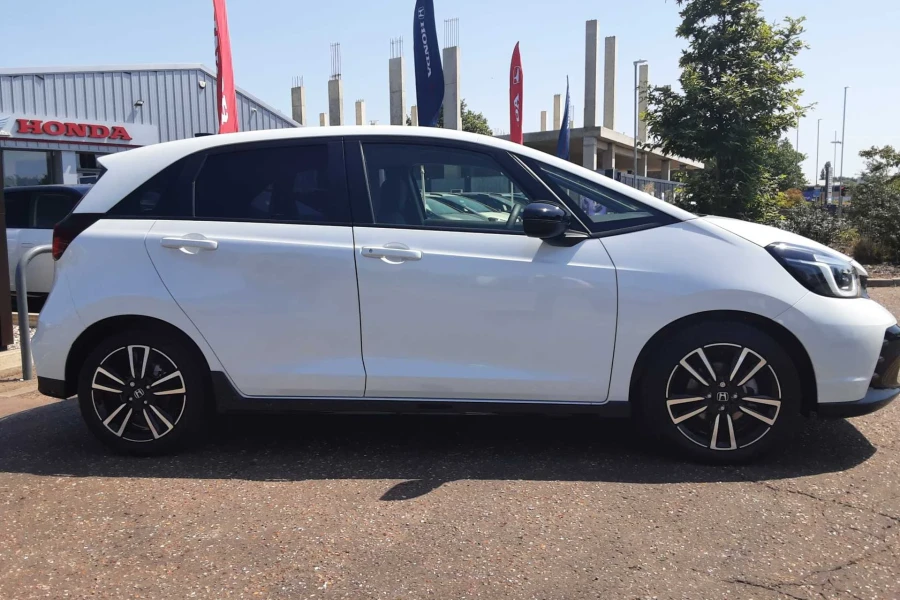 Vehicle Image - 3