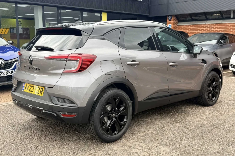 Vehicle Image - 3
