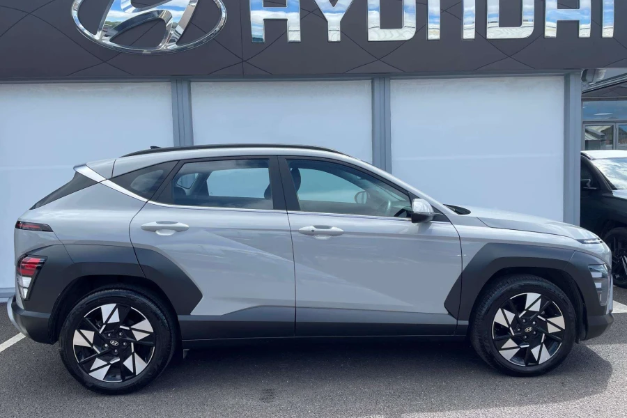 Vehicle Image - 1