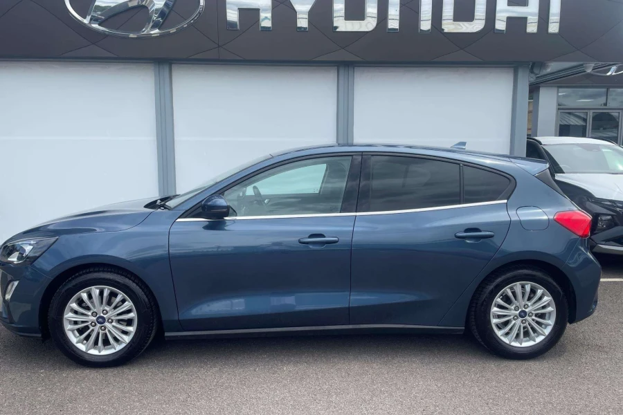 Vehicle Image - 2